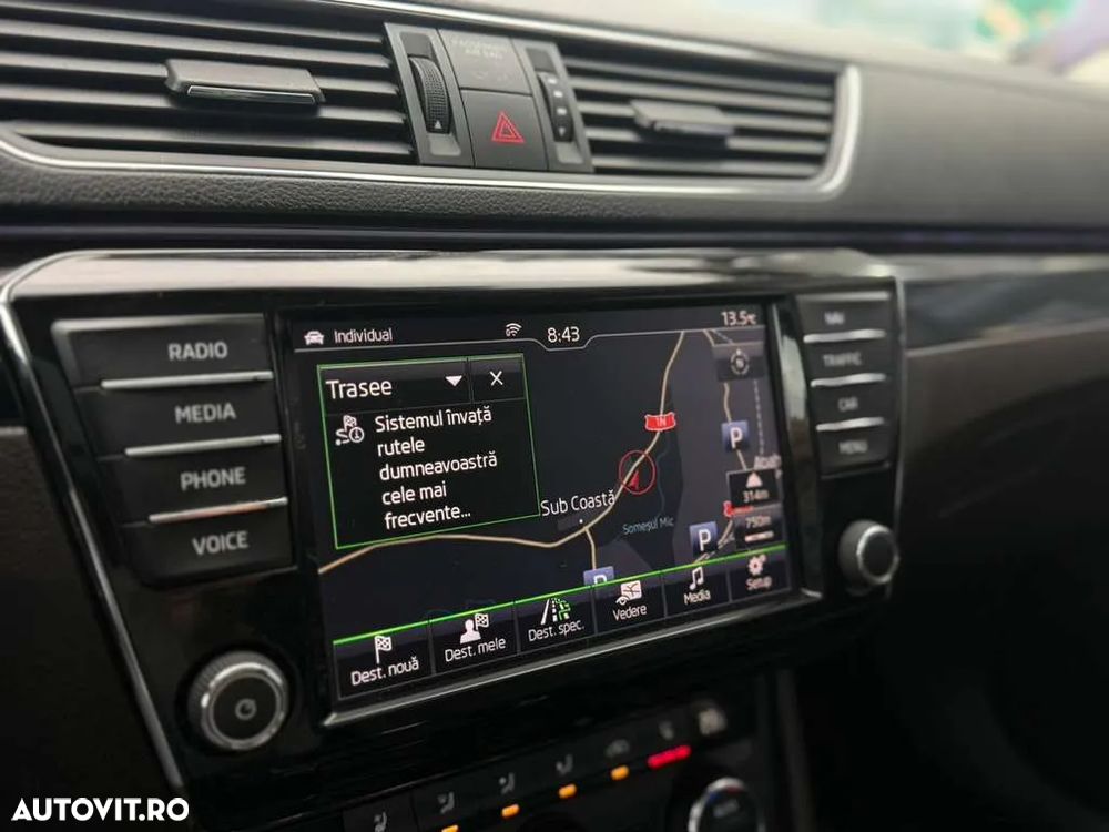 Skoda Superb Combi 2.0 TDI DSG Laurin & Klement - 27