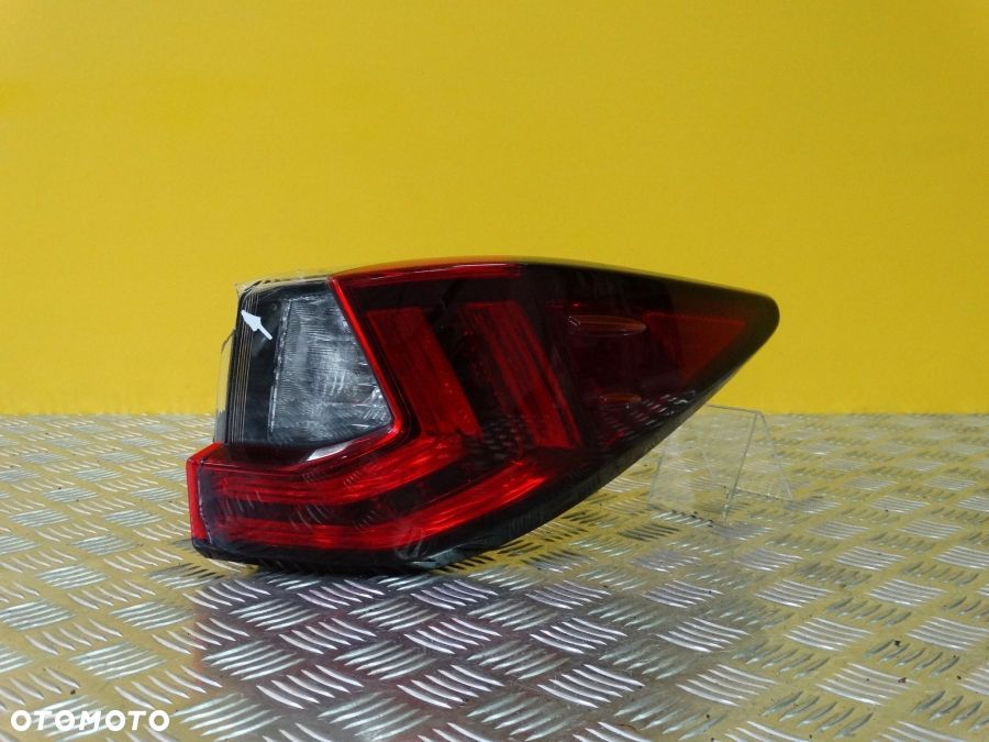 LEXUS RX RX200T RX450H 2015- LAMPA TYŁ TYLNA PRAWA