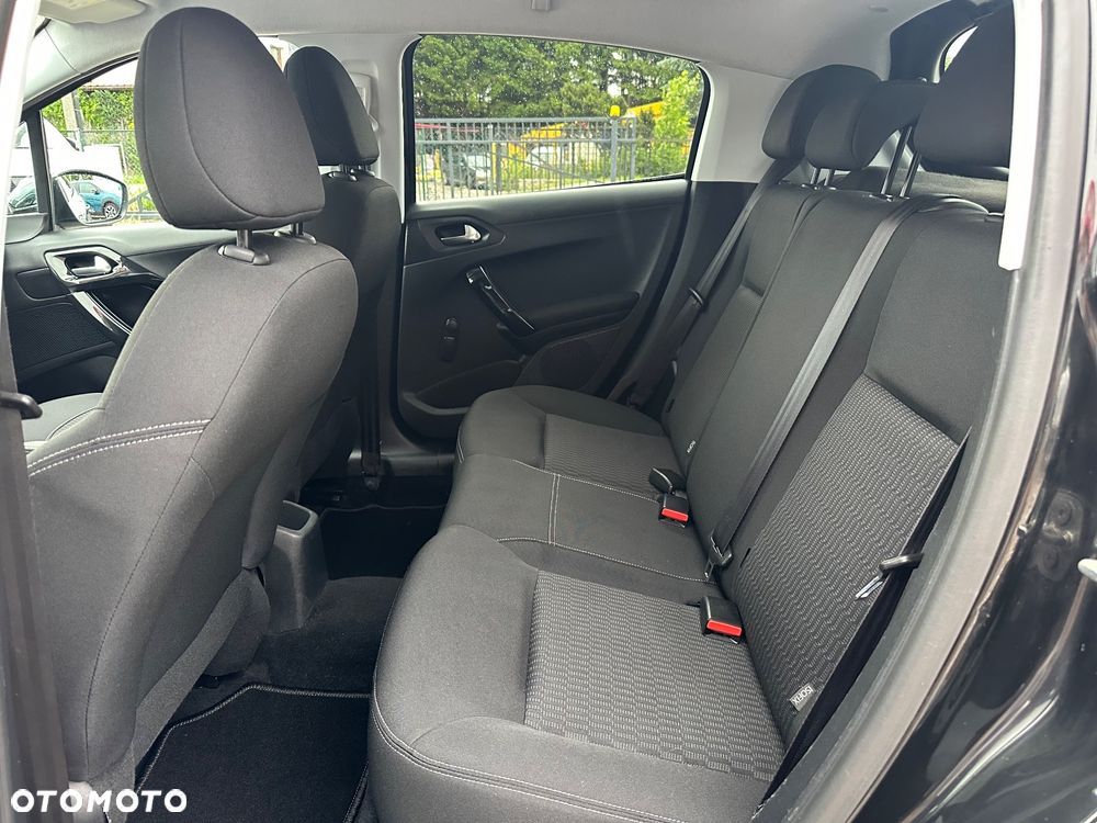 Peugeot 208 1.2 PureTech Style - 11