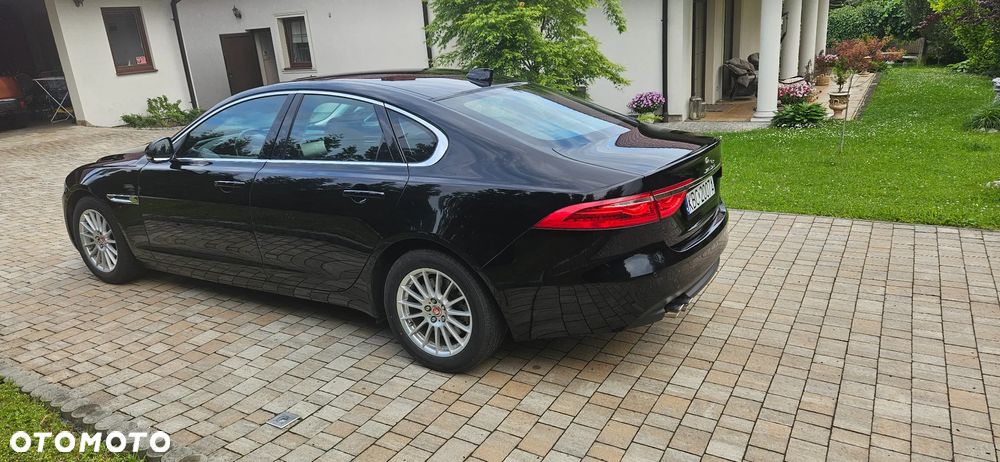 Jaguar XF 2.0 i4D Prestige - 3