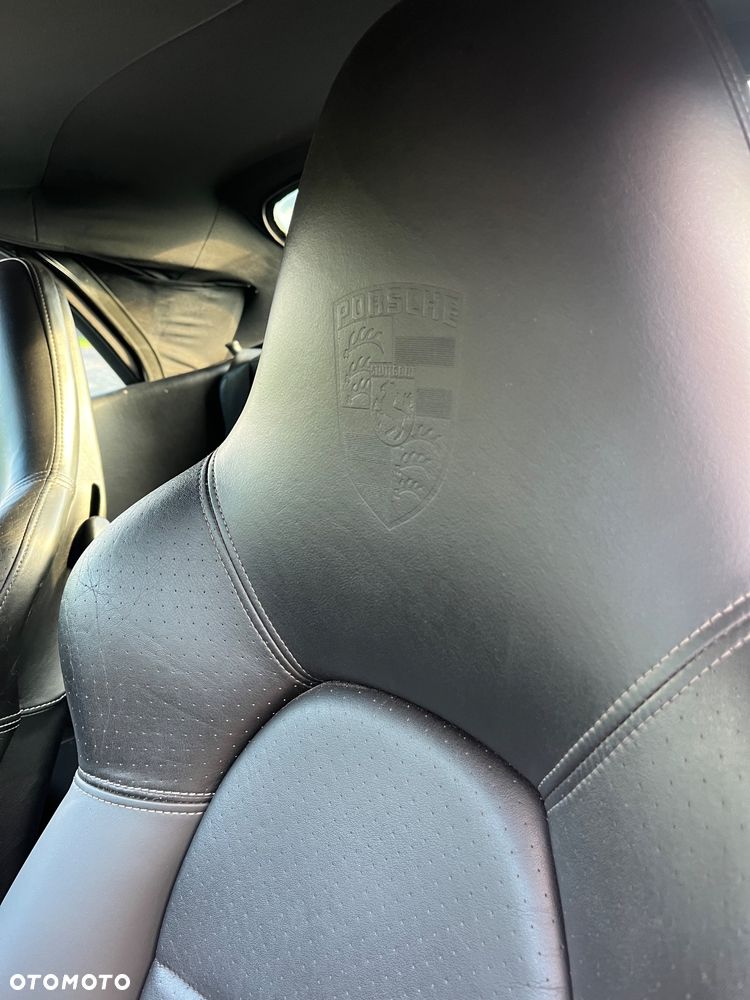 Porsche 911 Carrera - 8