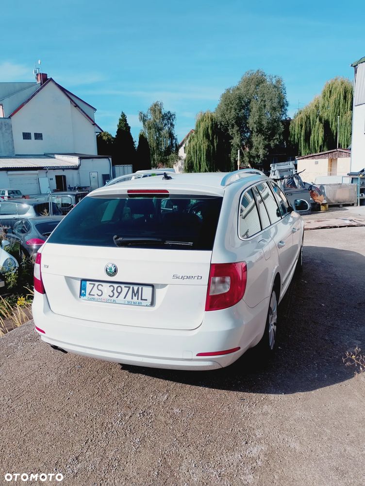 Skoda Superb 2.0 TDI Ambition DSG - 2