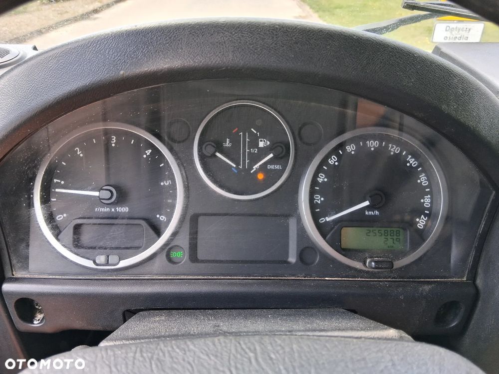 Land Rover Defender 130 2.4 TD4 HCPU E - 17