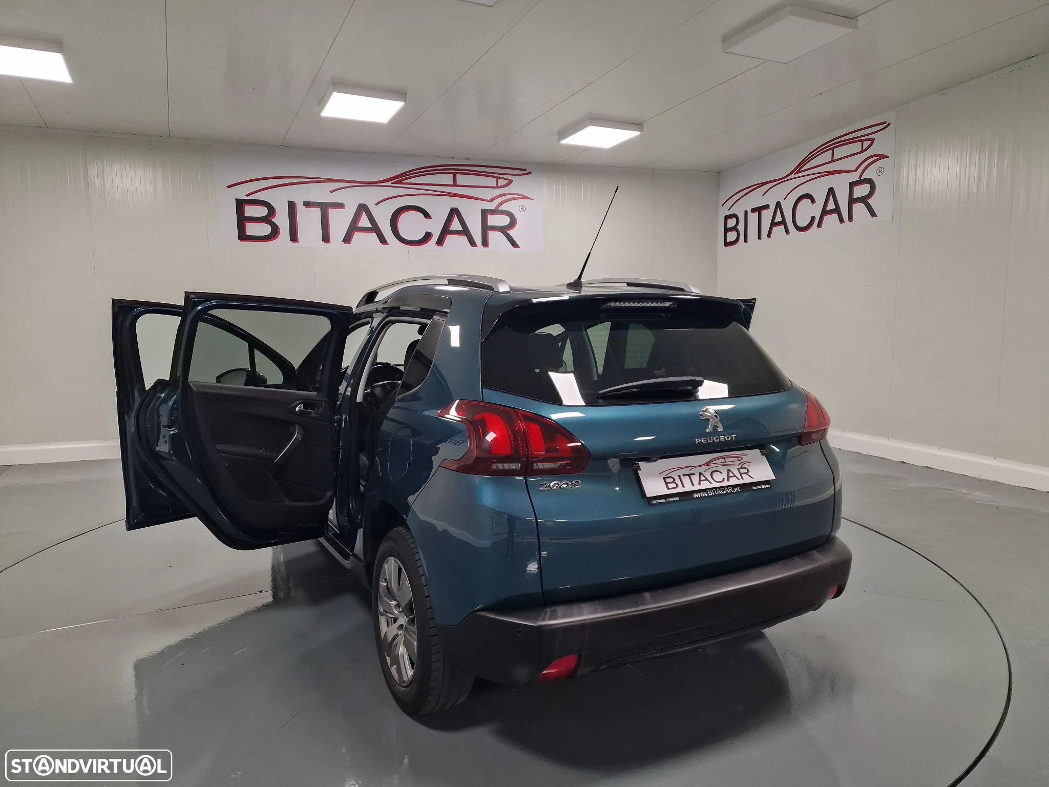 Peugeot 2008 1.2 PureTech Style - 24