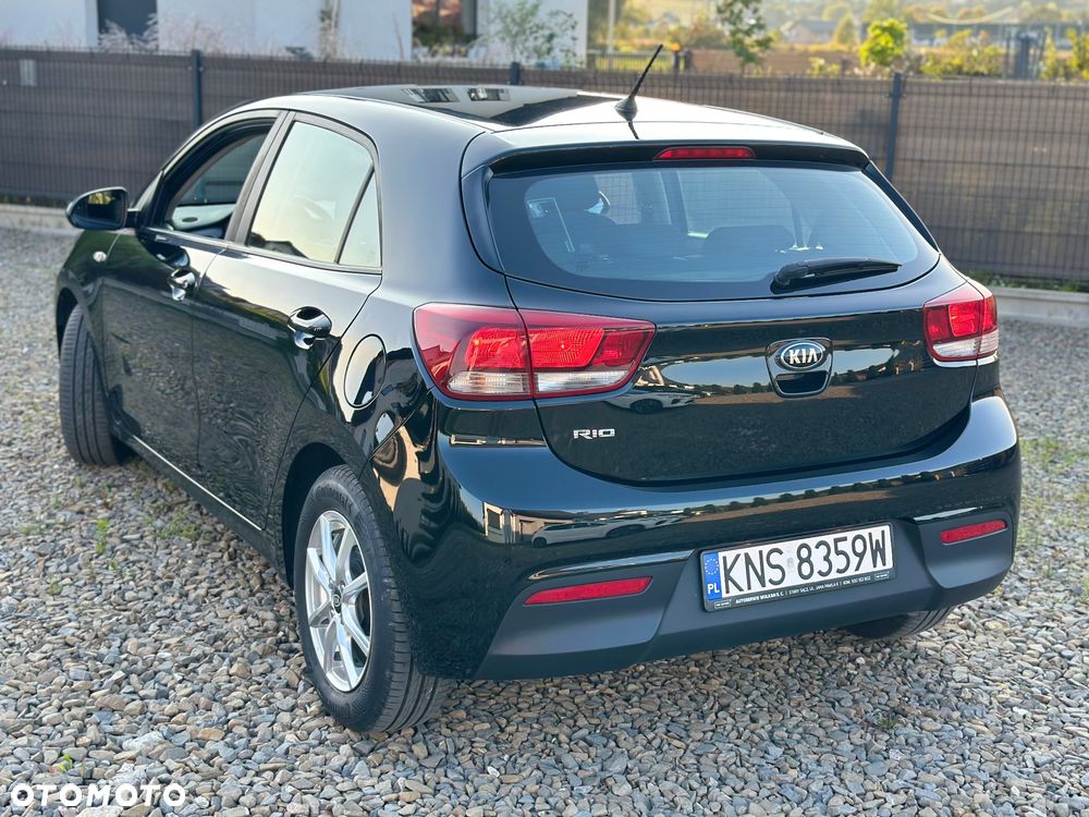 Kia Rio 1.4 L - 21