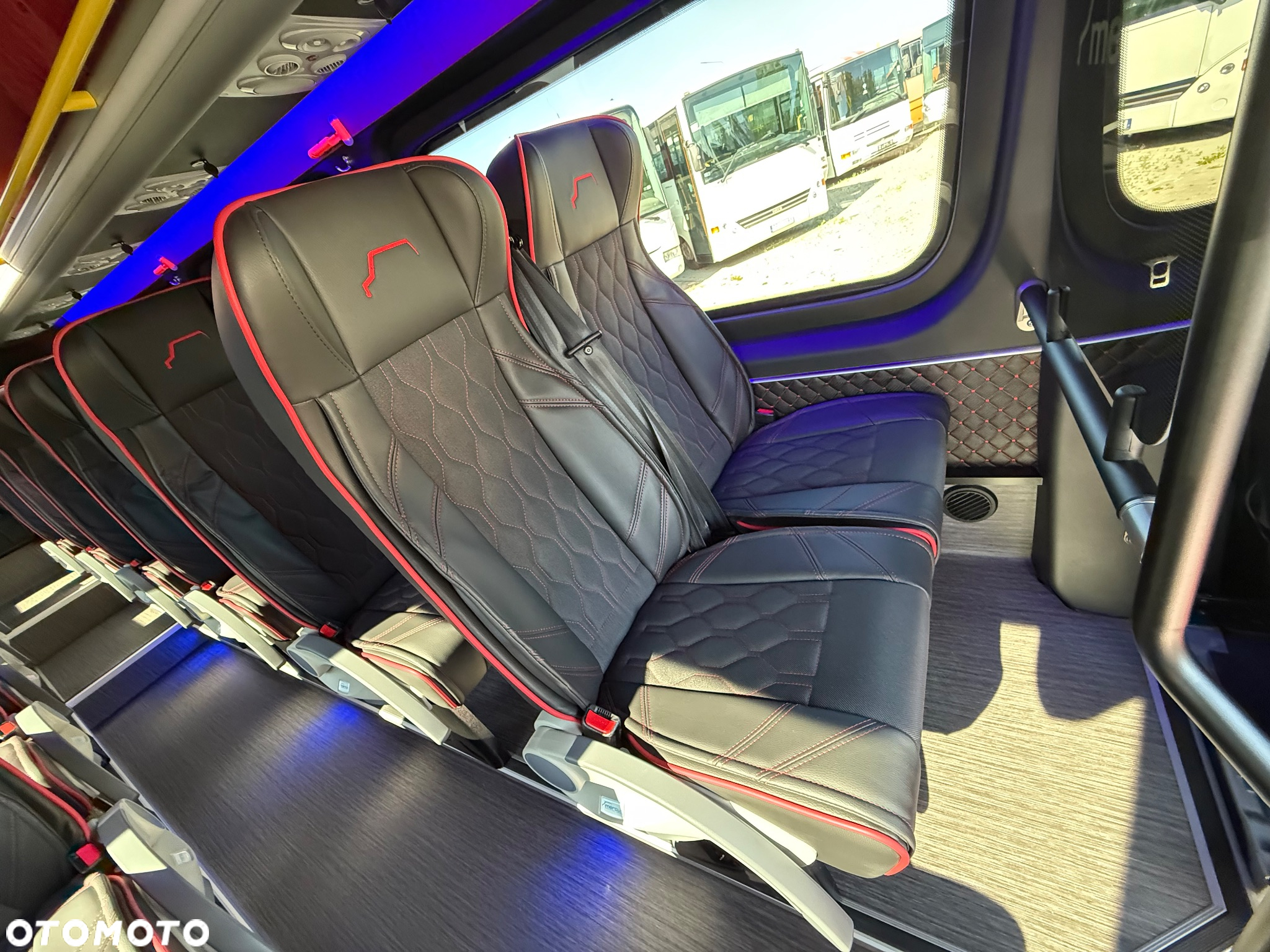 Mercedes-Benz Sprinter 519 - 18