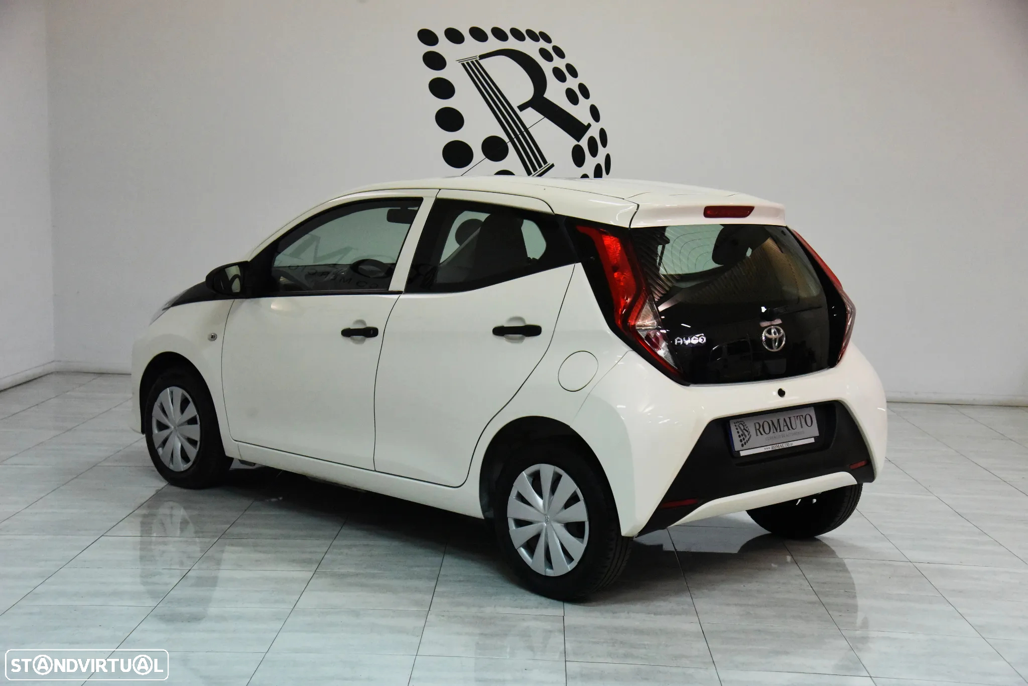 Toyota Aygo x-play Eco - 6