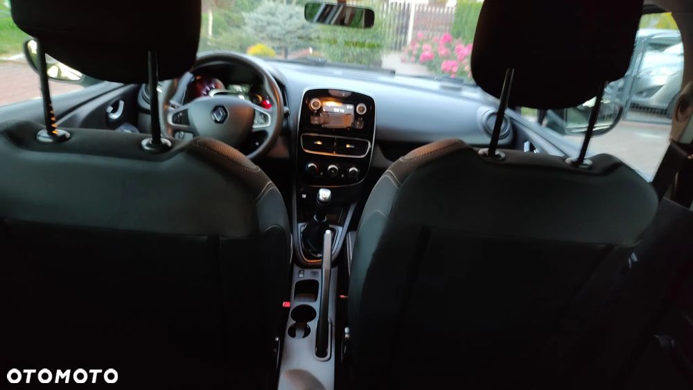 Renault Clio - 10