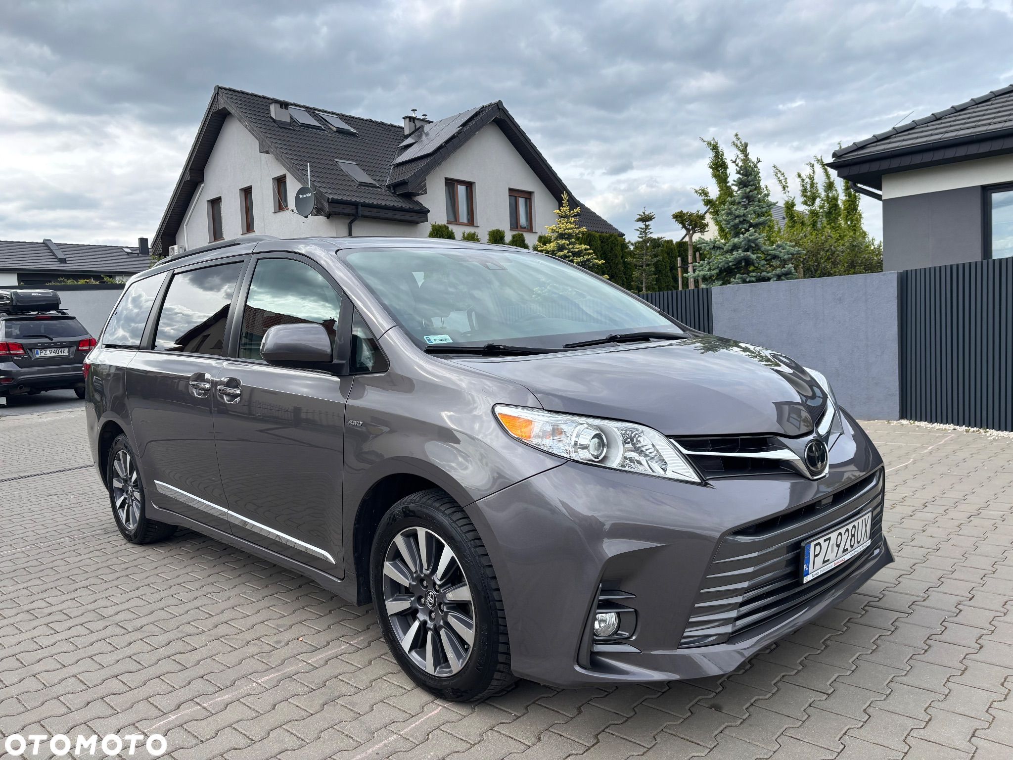 Toyota Sienna 3.5 V6 XLE AWD - 1