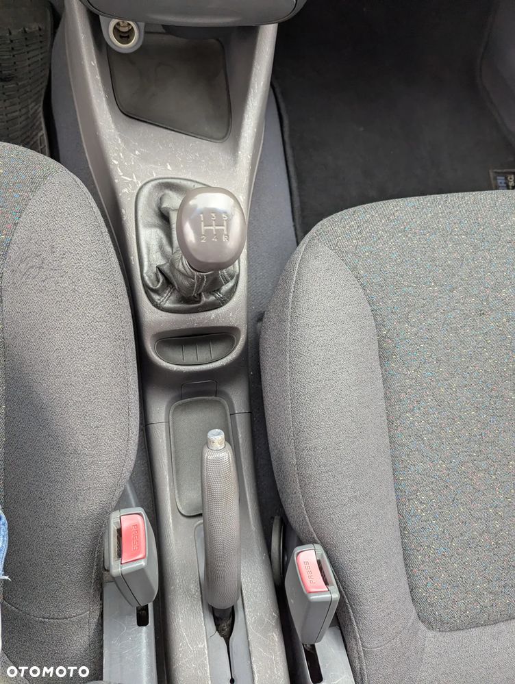Hyundai Accent 1.5 Comfort - 4