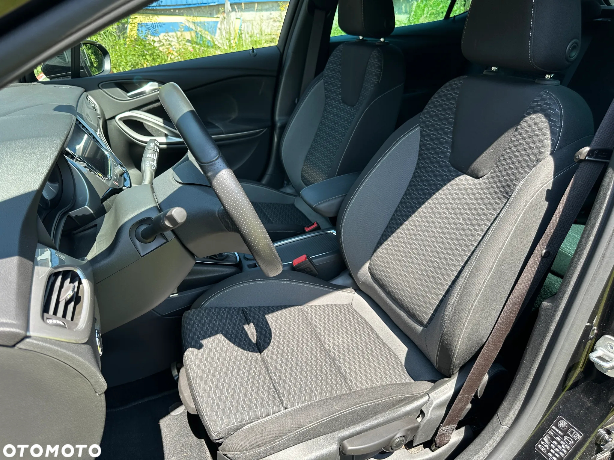 Opel Astra 1.2 Turbo Business Elegance - 36