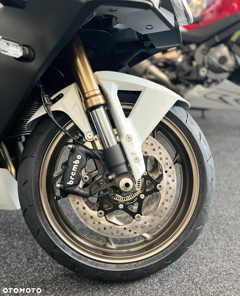 Suzuki GSX 1000 - 7