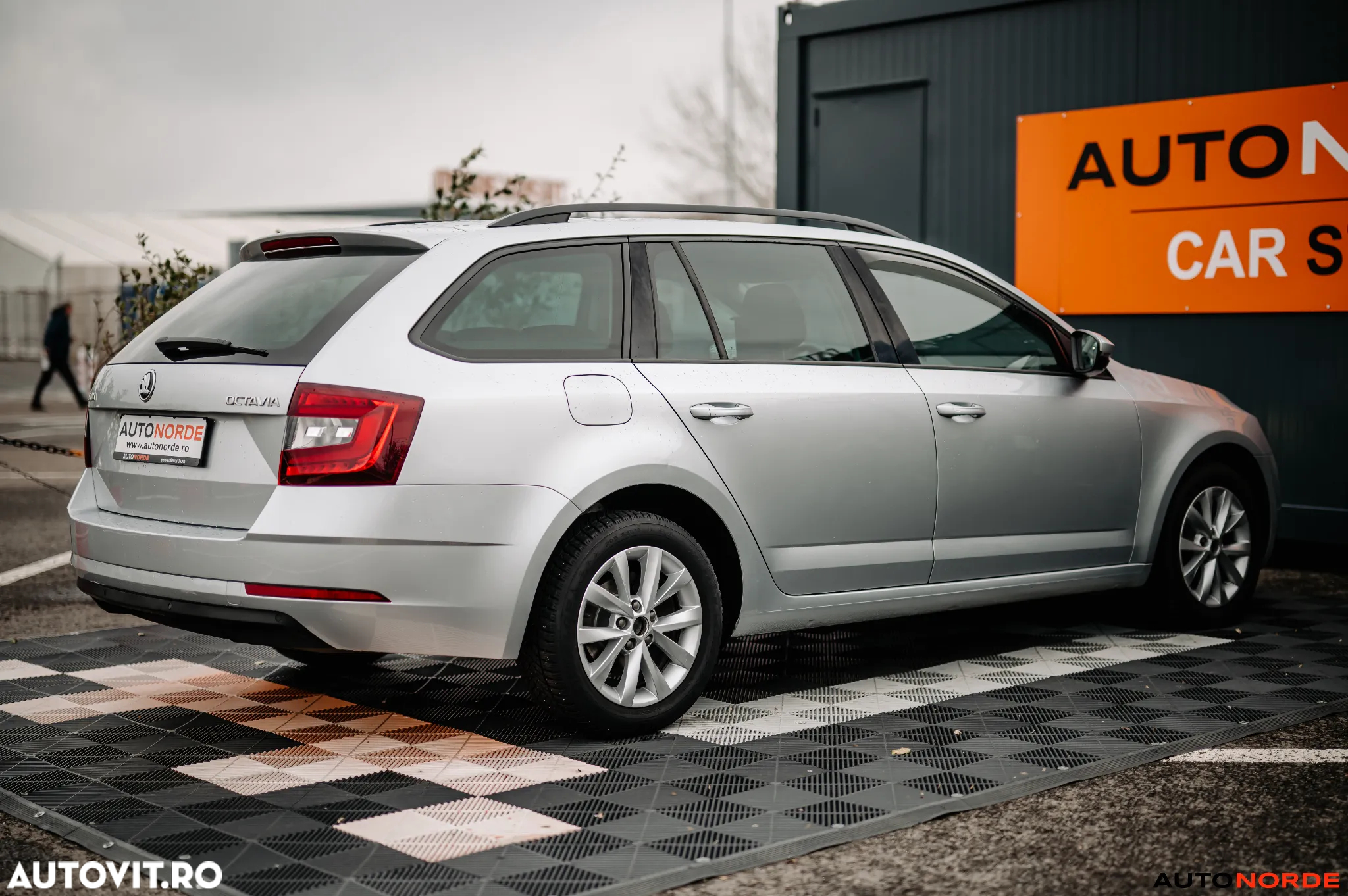 Skoda Octavia Combi Diesel 2.0 TDI DSG Ambition - 13