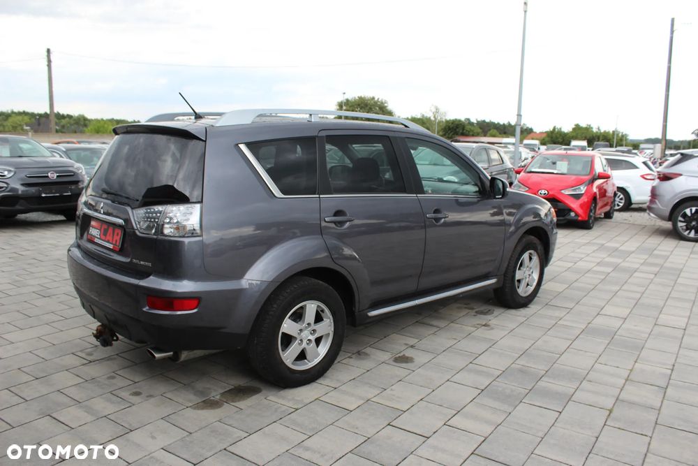 Mitsubishi Outlander 2.0 2WD CVT Invite - 10