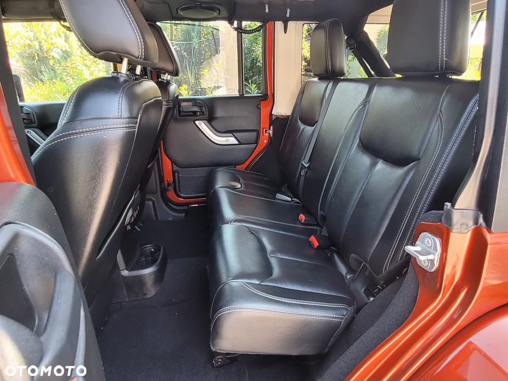 Jeep Wrangler 3.6 Unlim Sahara - 16