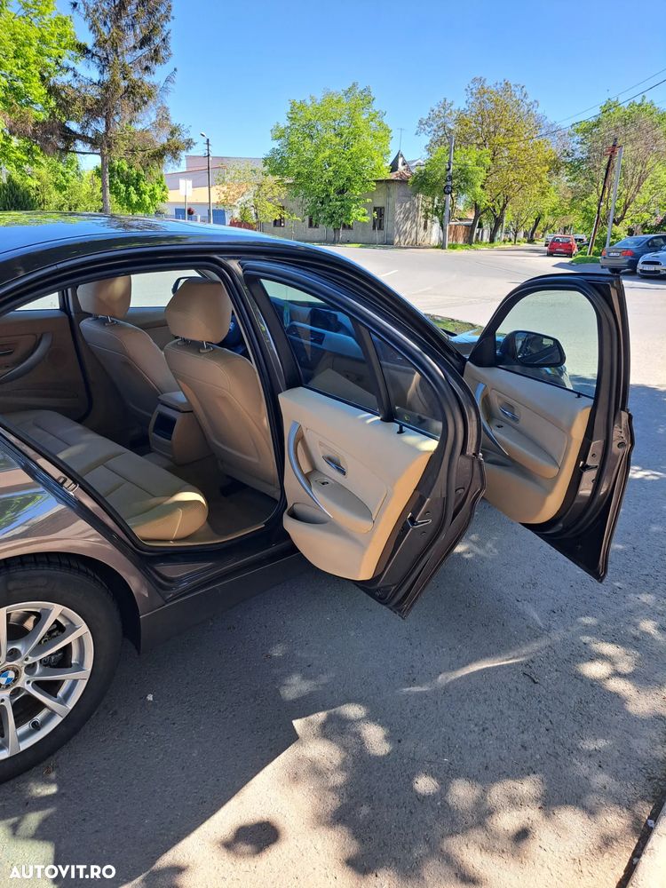 BMW Seria 3 318d Blue Performance Luxury Line - 19