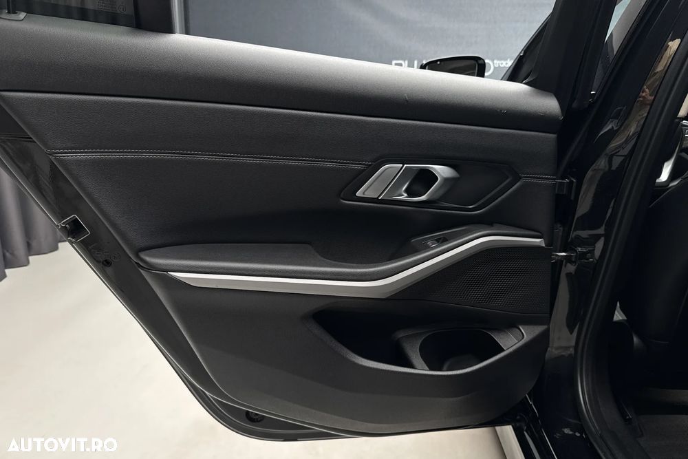 BMW Seria 3 320d xDrive AT Sport Line - 23