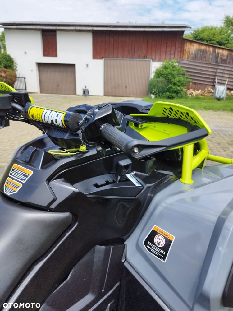 Can-Am Outlander - 2