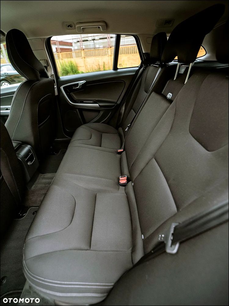 Volvo V60 Cross Country - 34
