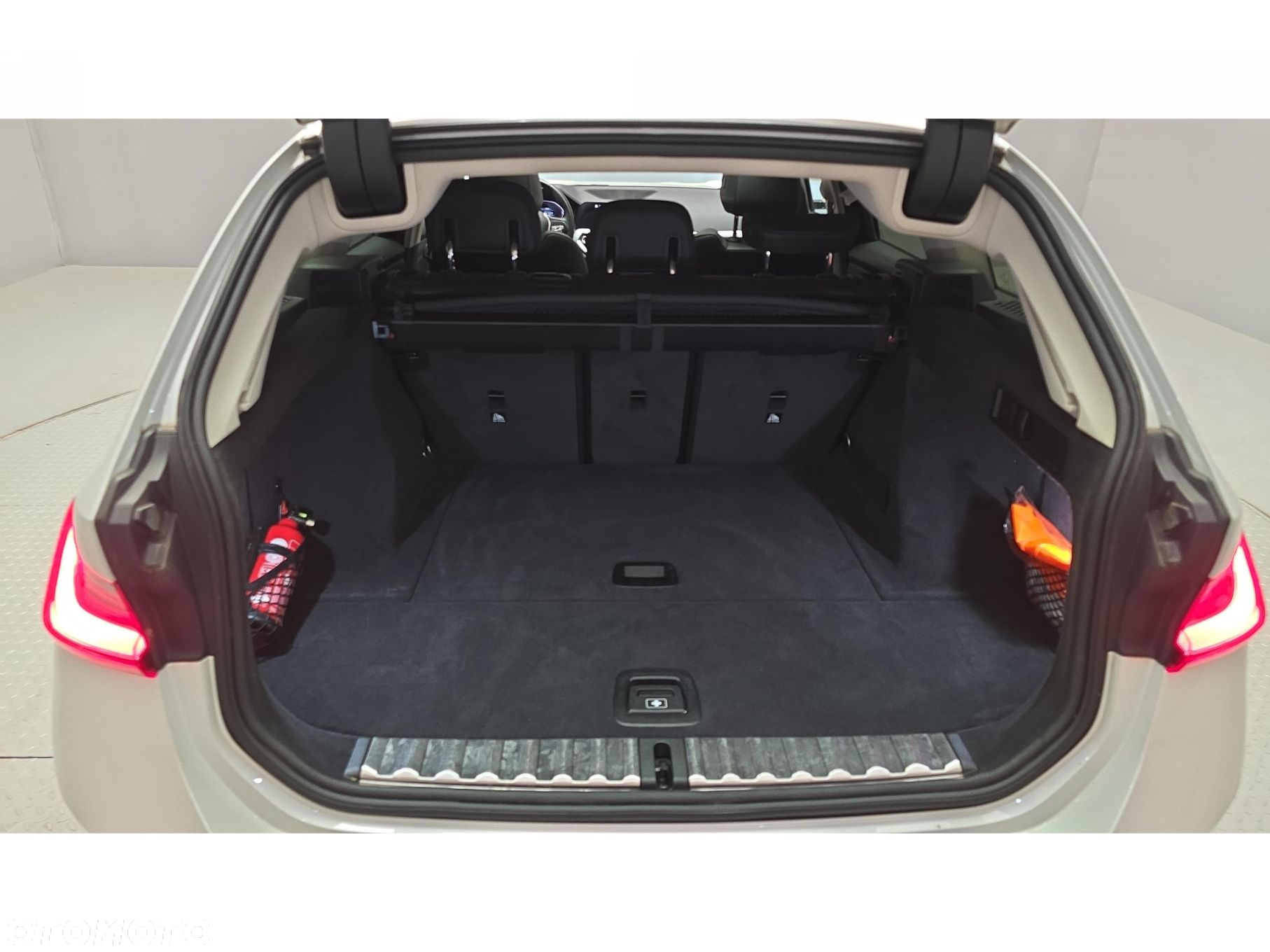 BMW Seria 3 320d xDrive Luxury Line - 24