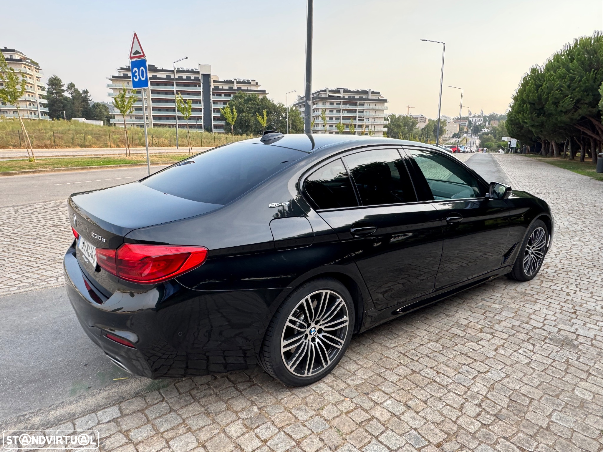 BMW 530 e iPerformance Pack M - 38