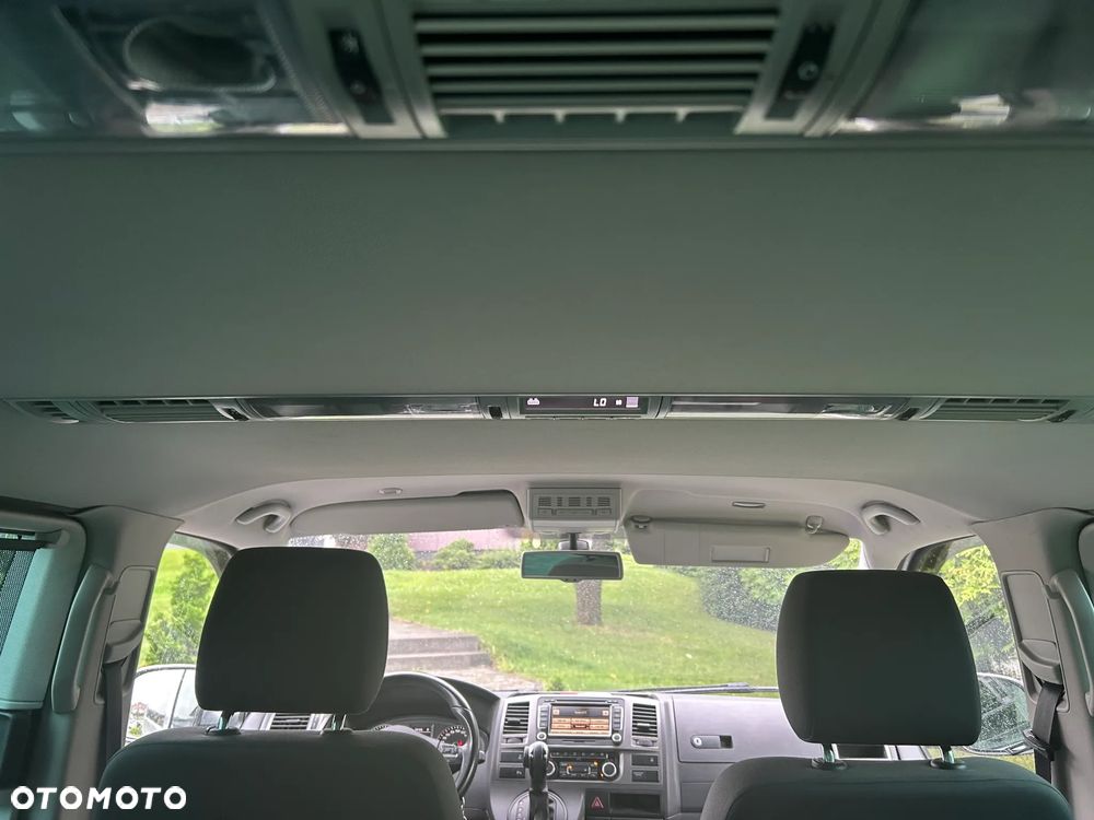 Volkswagen Caravelle - 12