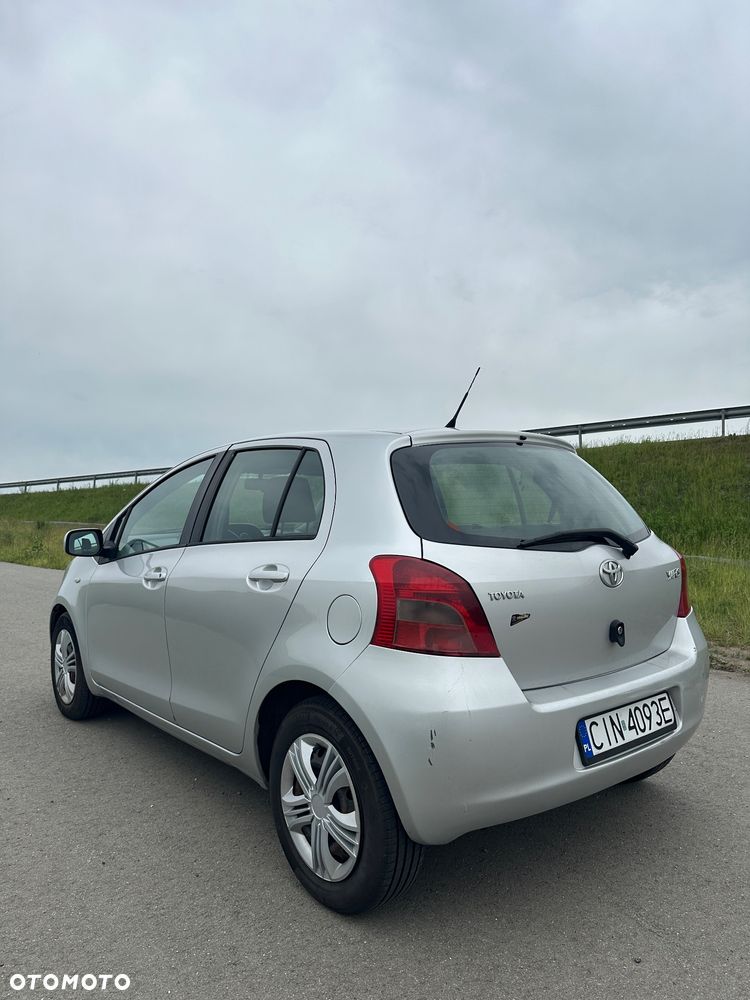 Toyota Yaris 1.3 VVT-i Sol - 5