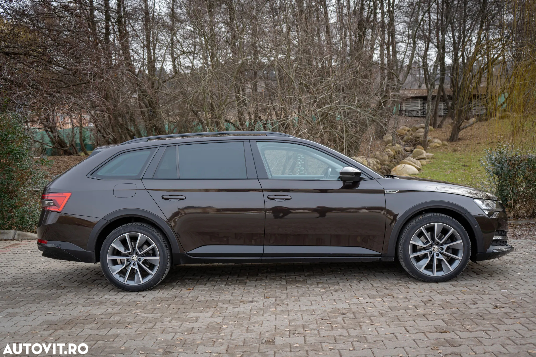Skoda Superb Combi 2.0 TDI 4X4 DSG Scout - 4
