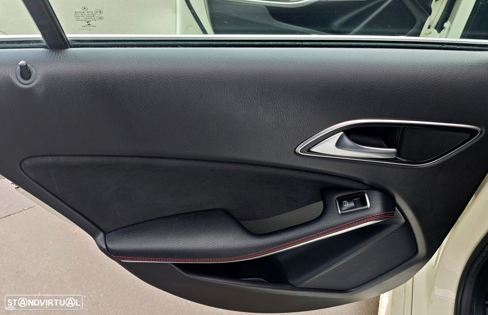 Mercedes-Benz A 180 d AMG Line - 29