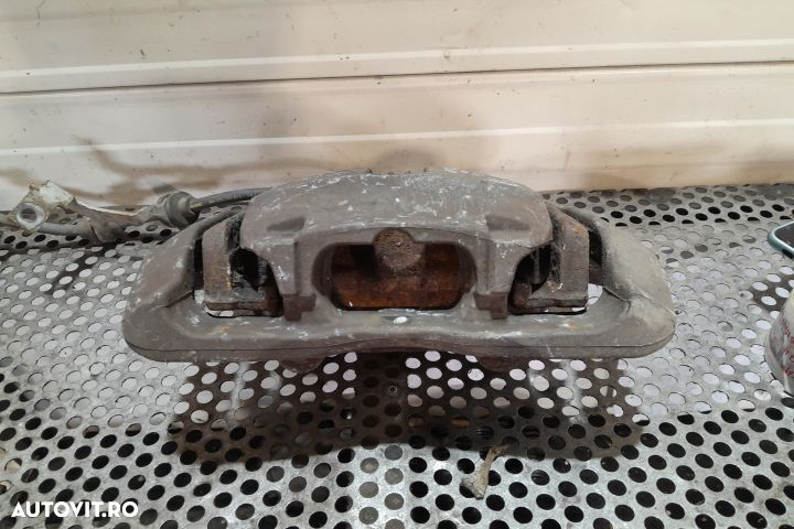 Etrier fata stanga BMW Seria 3 E90 [2004 - 2010] Sedan 318i MT (129 h - 2