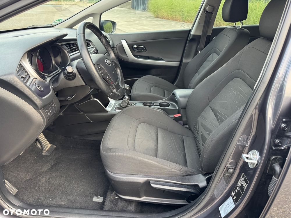Kia Ceed 1.6 GDI ISG Platinum Edition - 21