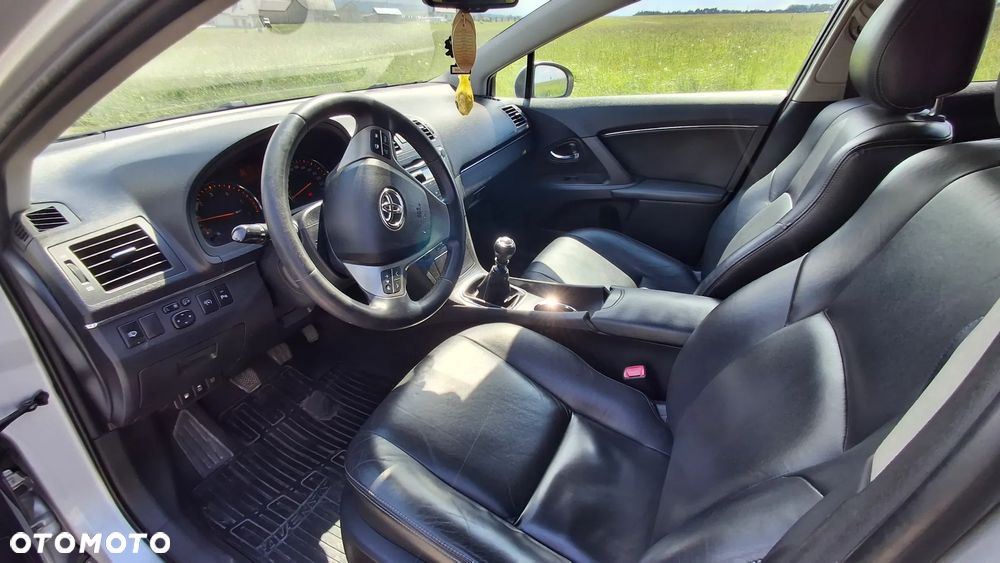 Toyota Avensis 2.2 D-4D Business Edition - 8