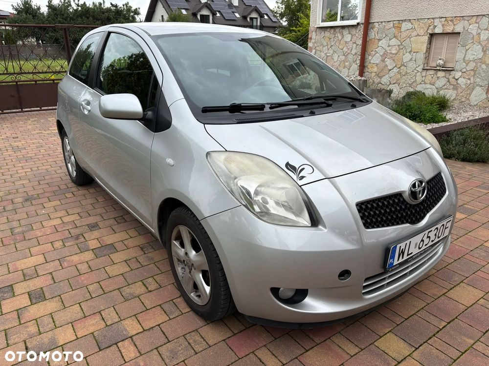 Toyota Yaris 1.3 Terra - 3