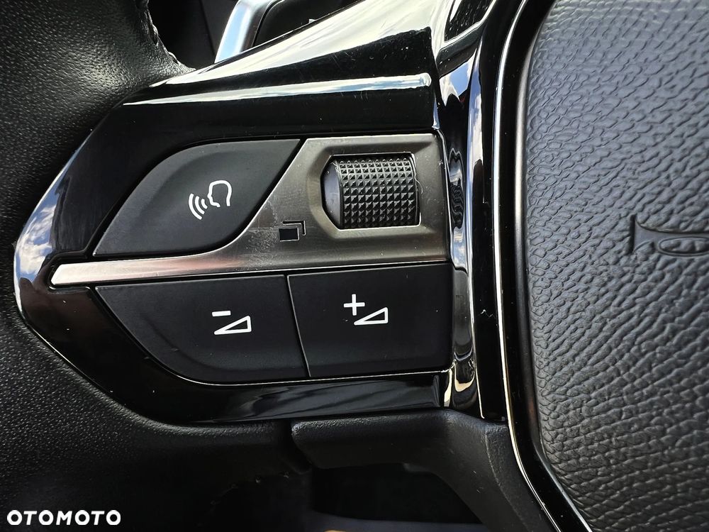 Peugeot 2008 1.5 BlueHDi Allure Pack S&S EAT8 - 28