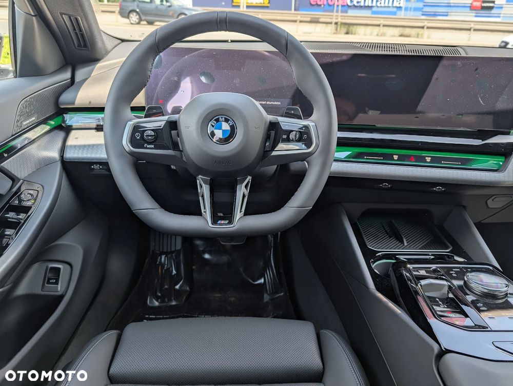BMW Seria 5 520d mHEV - 13