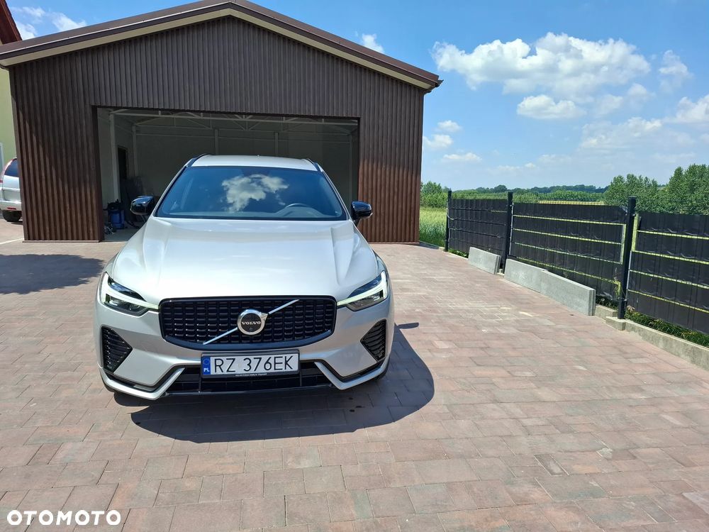 Volvo XC 60 B4 D AWD Plus Dark - 9