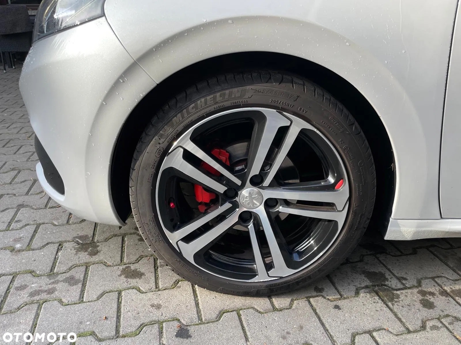Peugeot 208 - 12