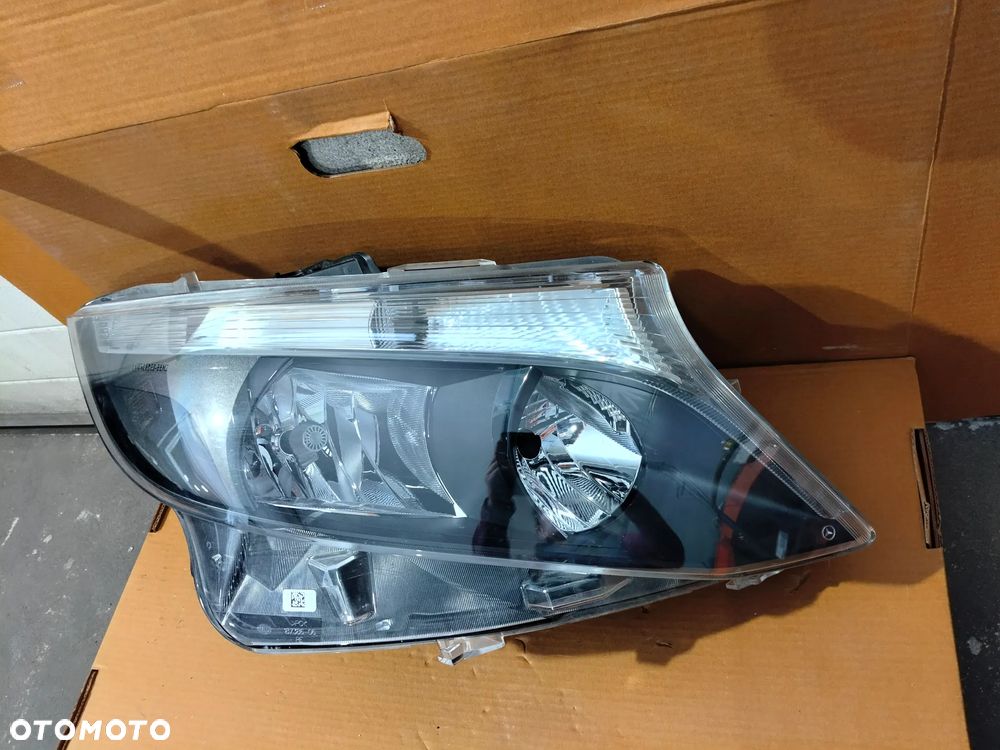 Lampa prawy przód Mercedes Vito V 447 Europa - 1