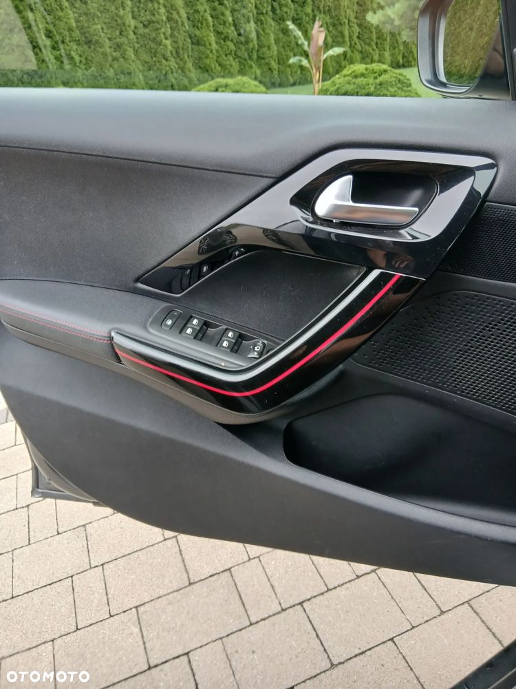 Peugeot 2008 PureTech 110 Stop&Start GT-Line Edition - 6