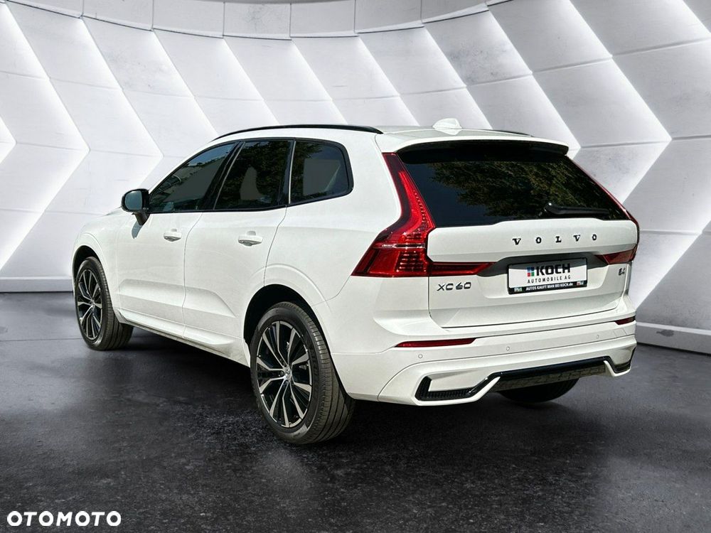 Volvo XC 60 B4 B Plus Dark - 2