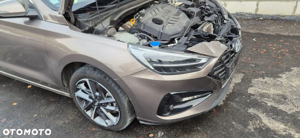 Hyundai i30 1.6 D Comfort DCT - 19