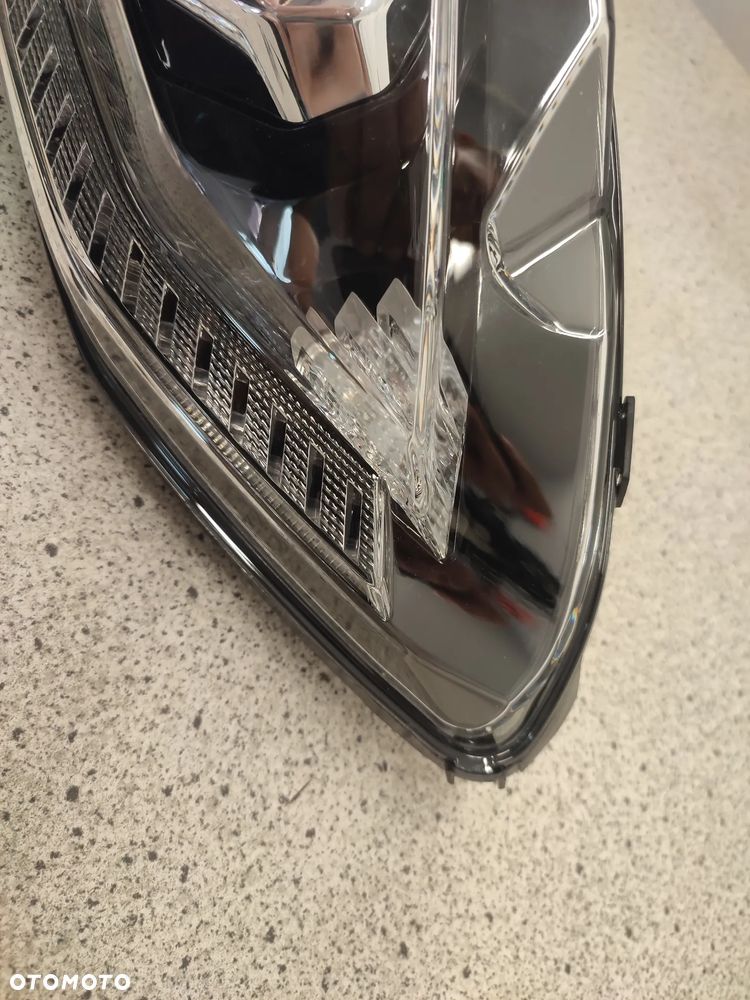 Lampa przód, przednia, reflektor Peugeot Metropolis 400 - 8