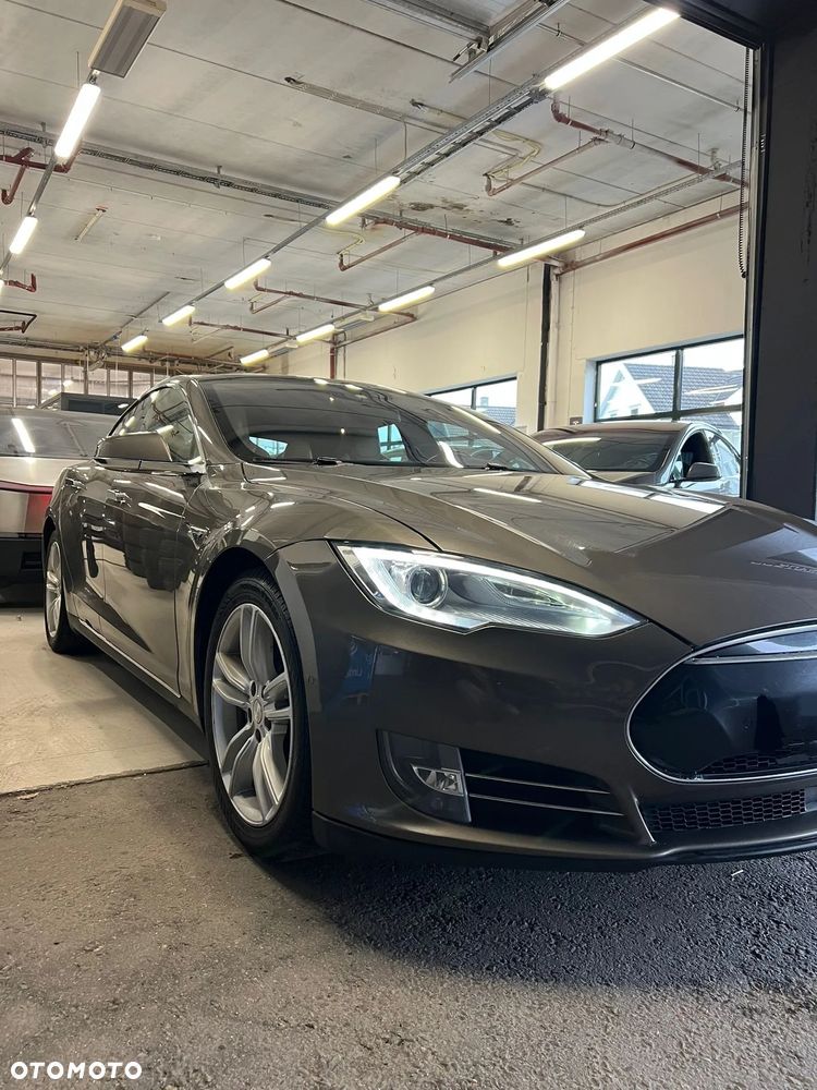 Tesla Model S 90D Allradantrieb - 3