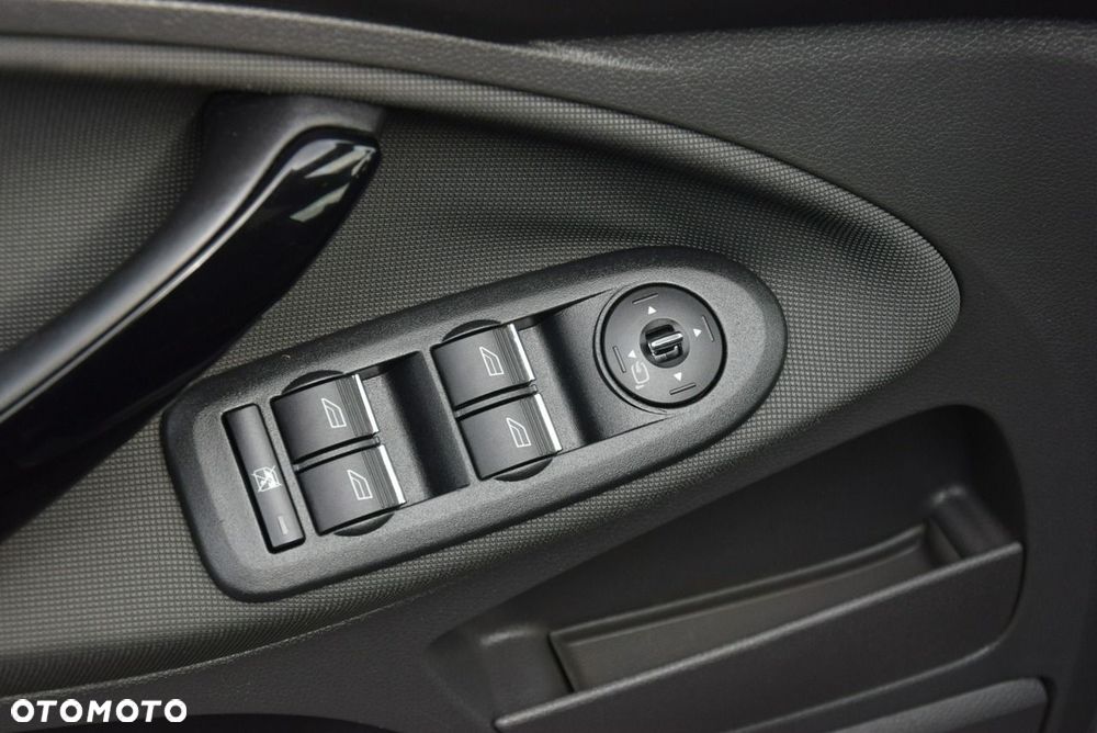 Ford Kuga 2.0 TDCi 4x4 Titanium - 37