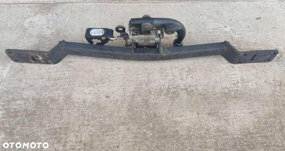 Hak holowniczy Mercedes W204 - 3