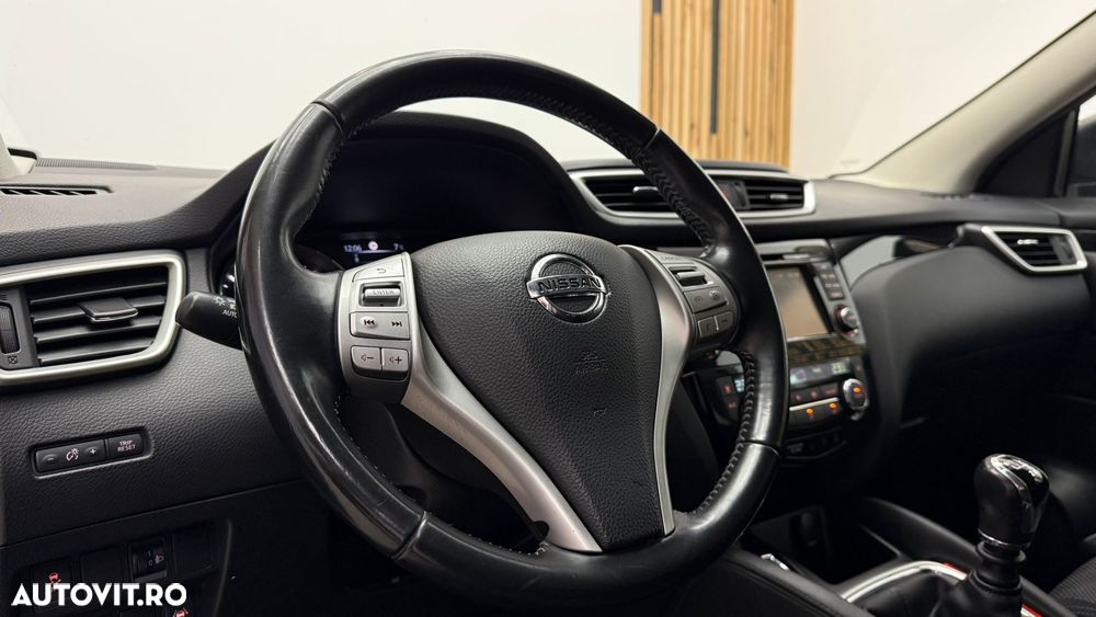 Nissan Qashqai - 25