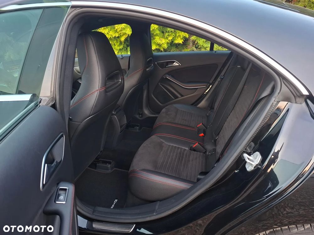 Mercedes-Benz CLA 180 7G-DCT AMG Line - 8