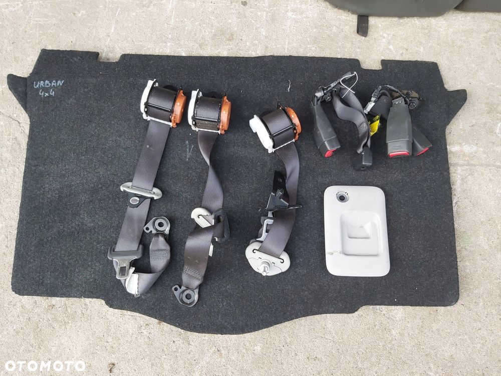 Toyota Urban Cruiser Fotele Skóra TYŁ PASY VAN 4x4 - 6