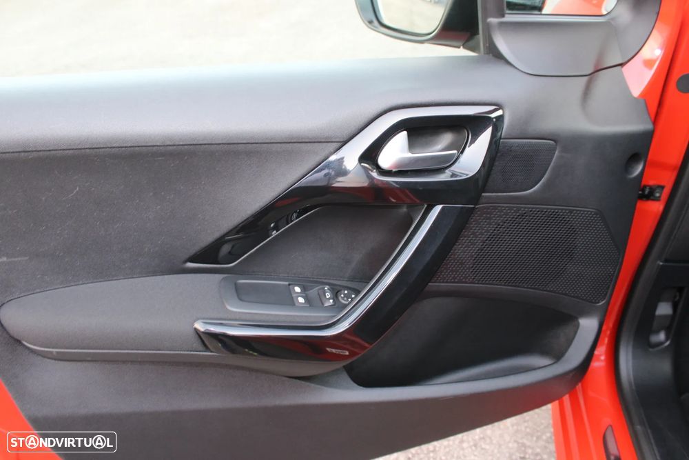 Peugeot 208 1.2 PureTech Style - 9