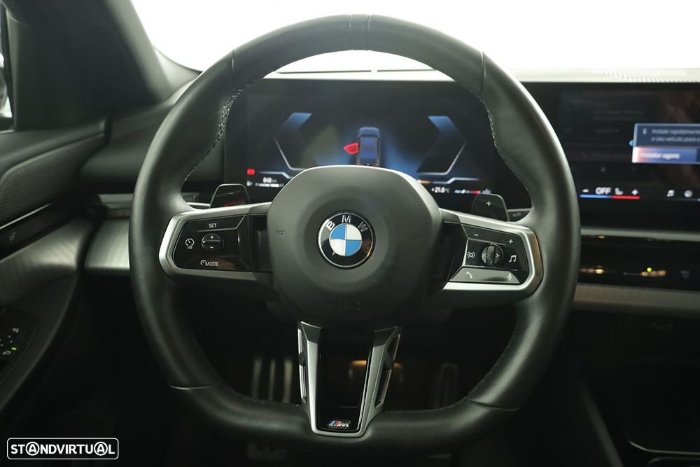 BMW 520 d Pack Desportivo M - 15